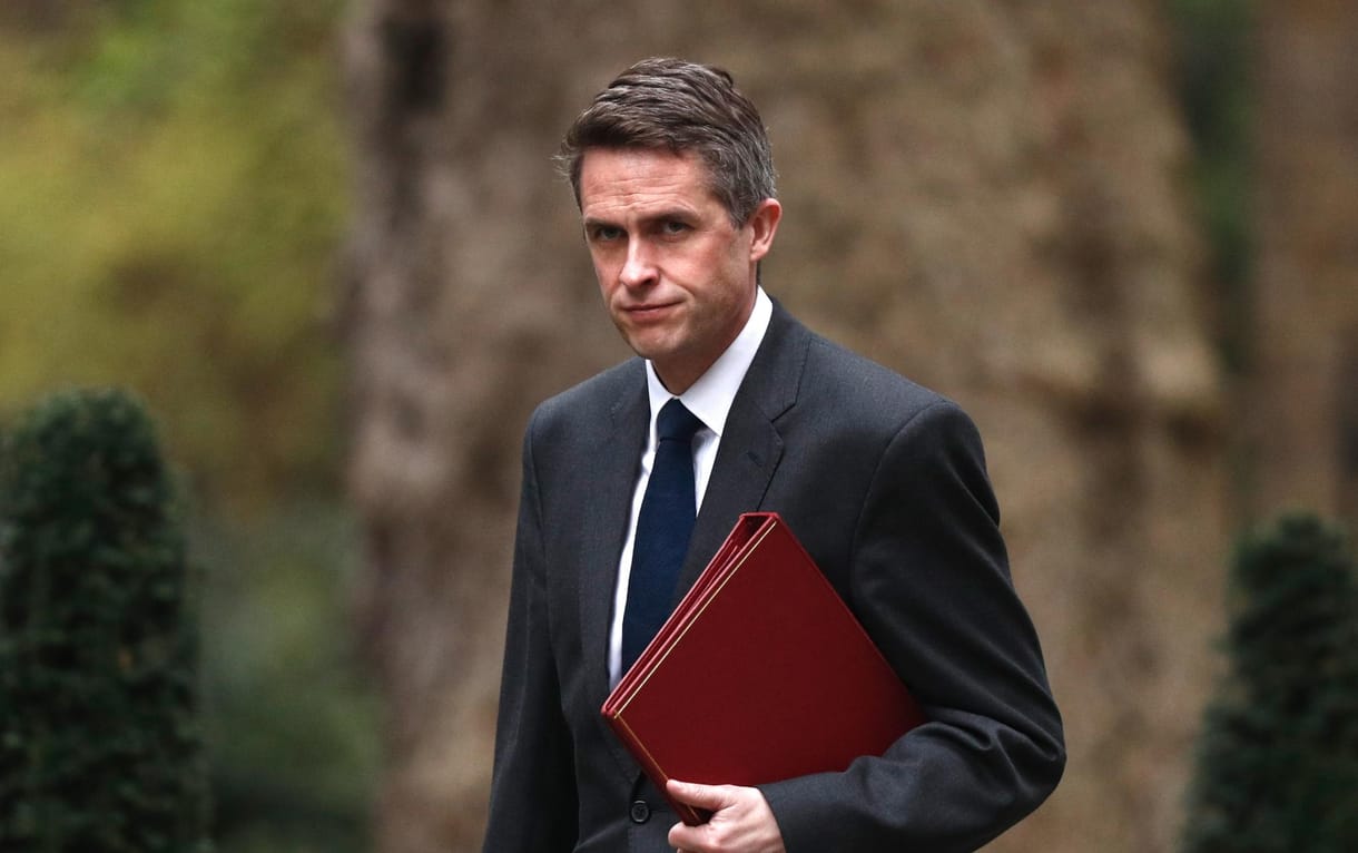 Gavin Williamson, a kollégáit megalázó kabinetminiszter Rishi Sunak kormányának első távozója