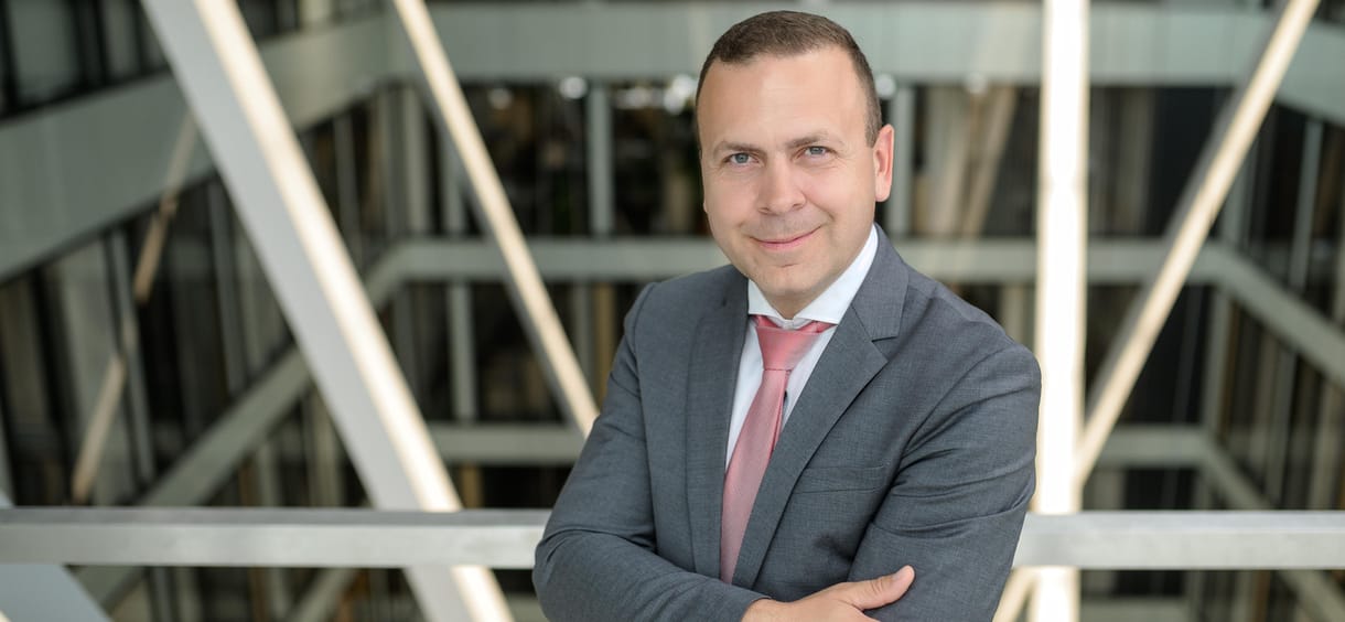 zCast: A Kádár-kockára adott hiteltől a széniparig – hogyan tekerheti jól a zöldverklit egy bank?