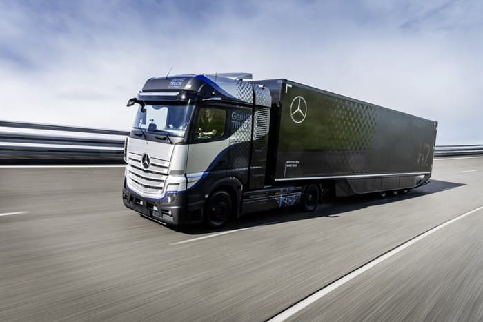 Közösen fejleszti majd hidrogénes és önvezető kamionjait a Daimler és a Toyota