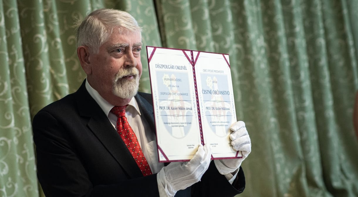 Kásler Miklós begyűjtötte a hetedik díszpolgári címét