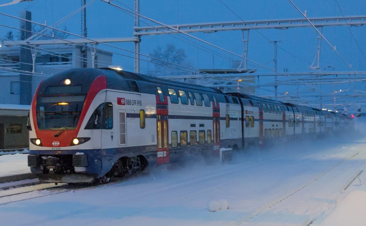 Ilyen emeletes vonatok járhatnak a Balatonnál – fotók