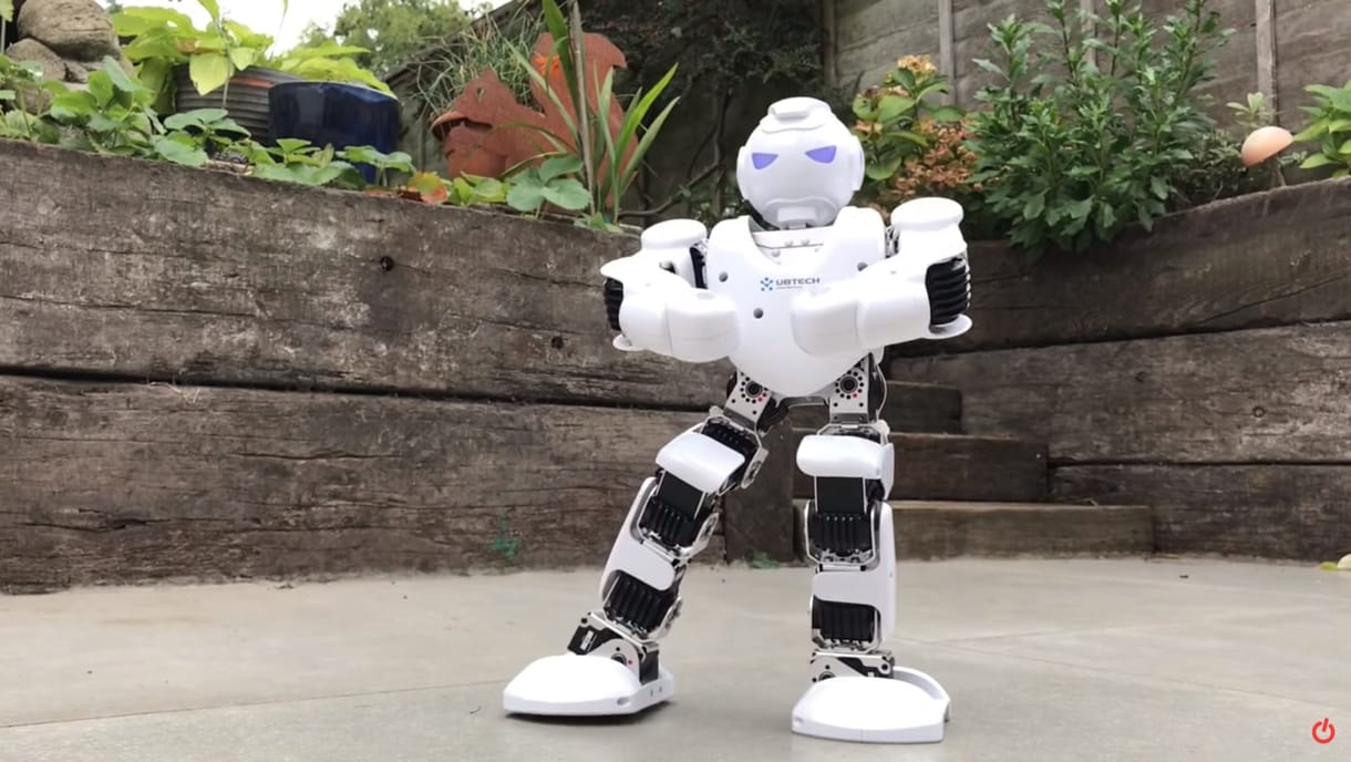 Programozható robotot kapott 38 magyar iskola