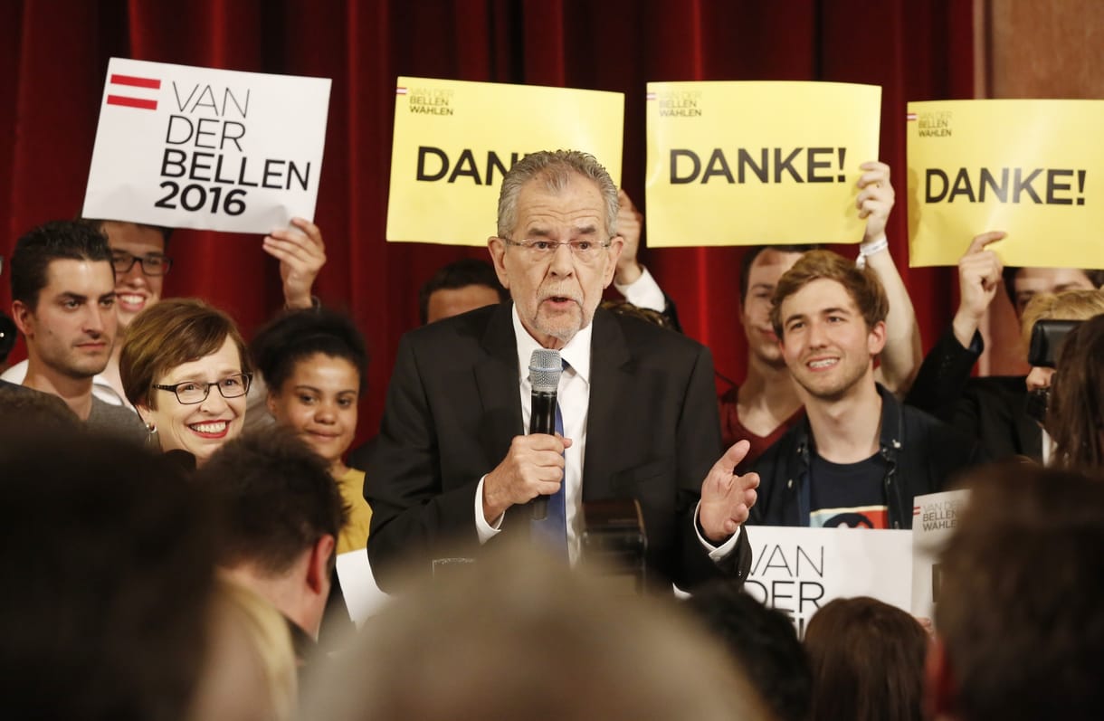 Mégsem törtek át Ausztriában: nem lett szélsőjobbos elnök az EU-ban