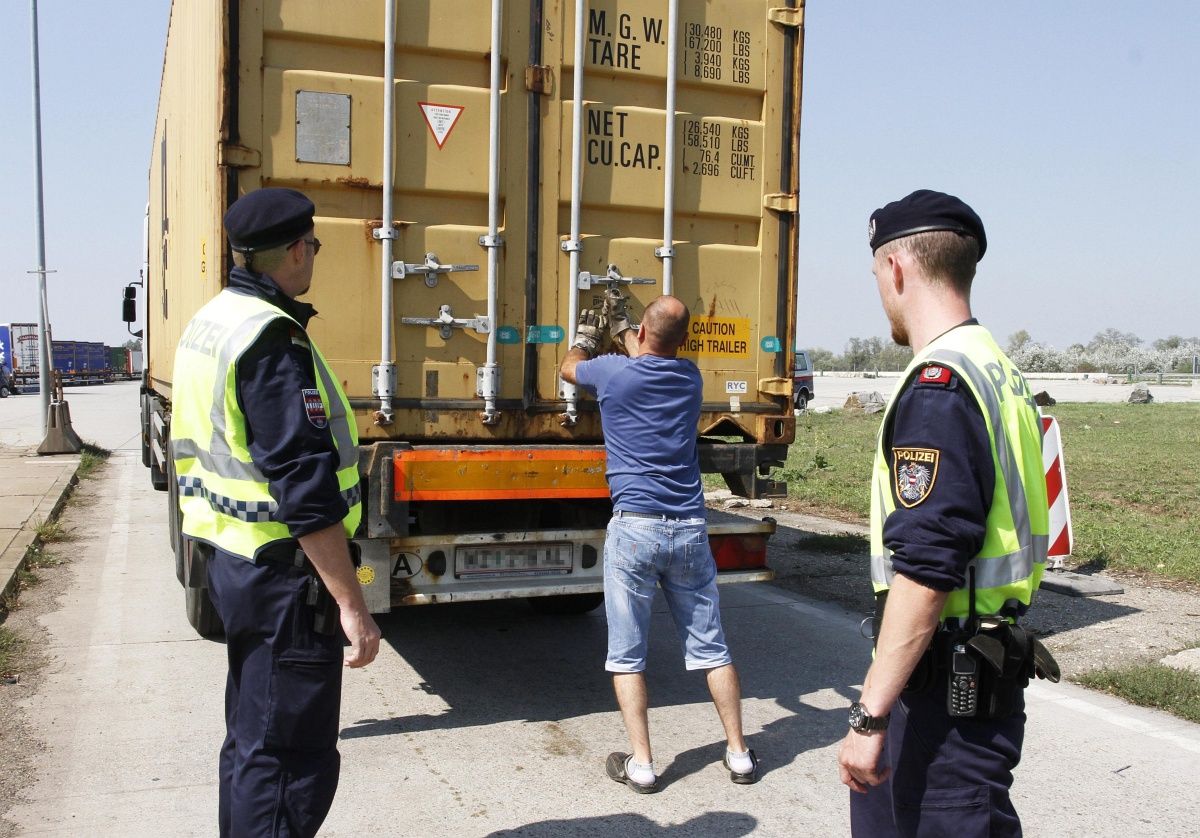 Hajléktalan embercsempészt is fogtak a rendőrök