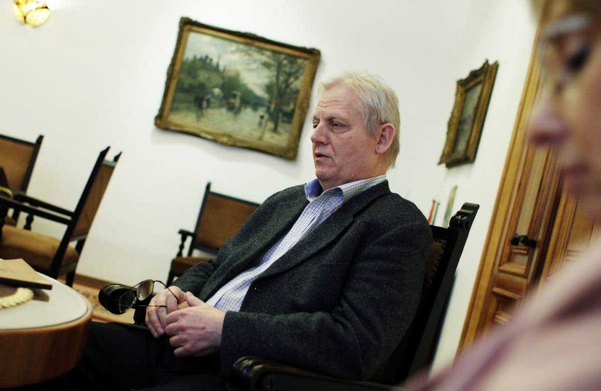 Kamerával figyeli a 