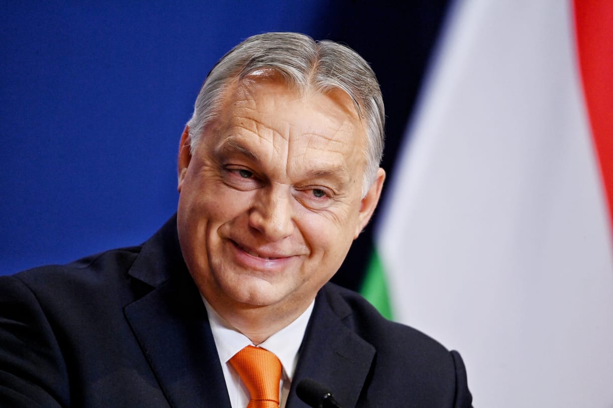 Orbán: Februártól Szép-kártyával is lehet fizetni a boltokban