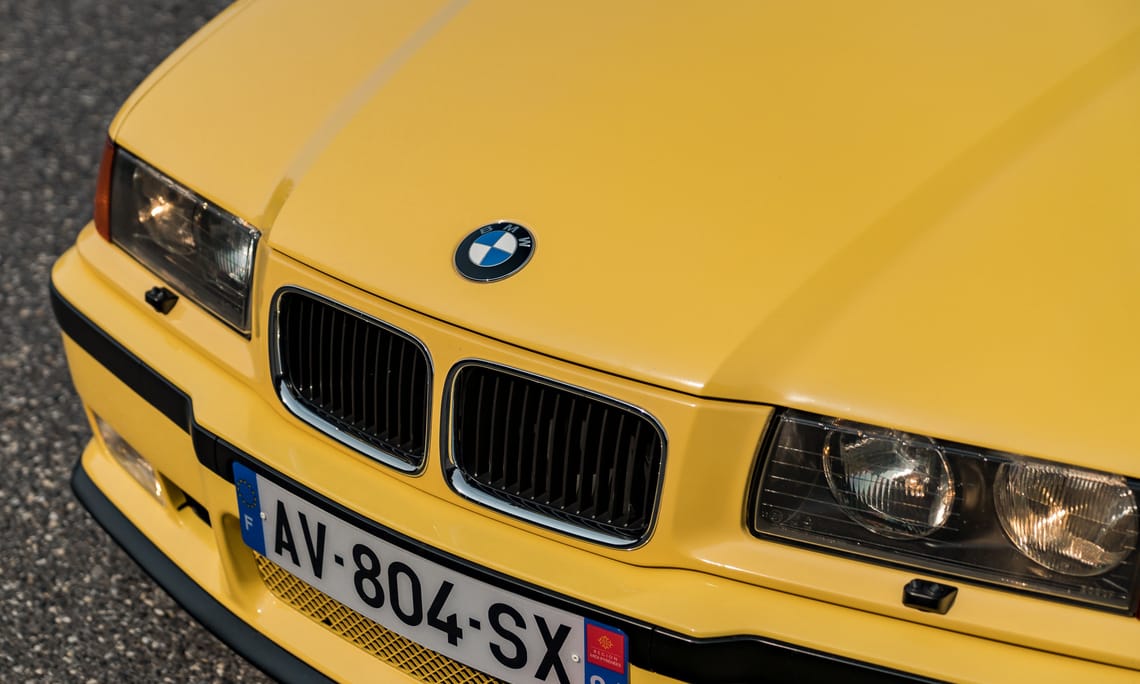 28 évvel tekeri vissza az idő kerekét ez a Dakar sárga remek BMW M3