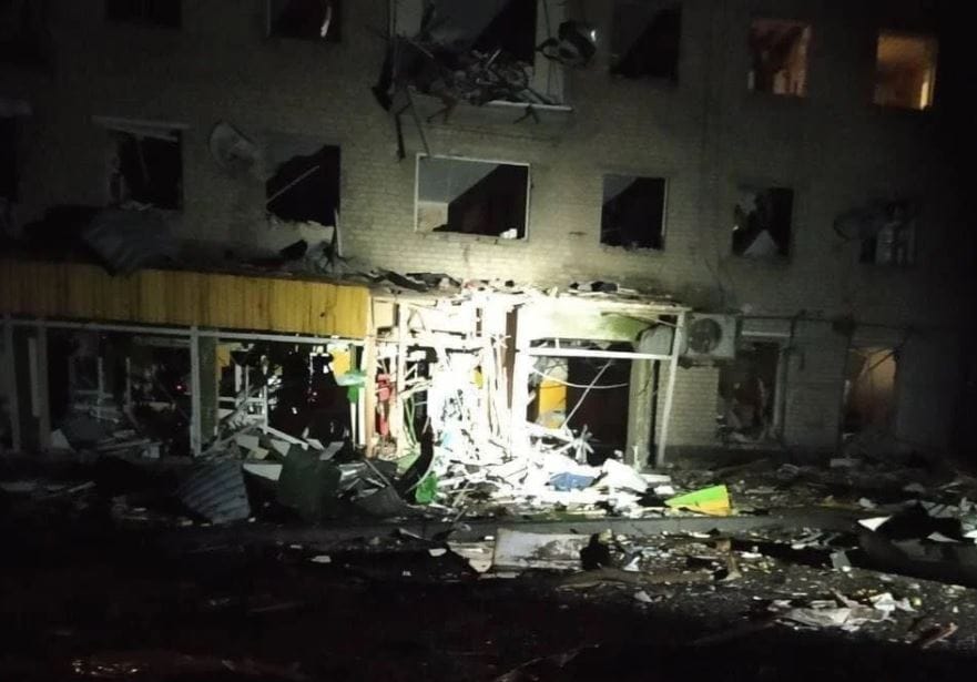 Gyerekek is meghaltak, amikor találat ért a kelet-ukrajnai Iziumban egy lakóépületet