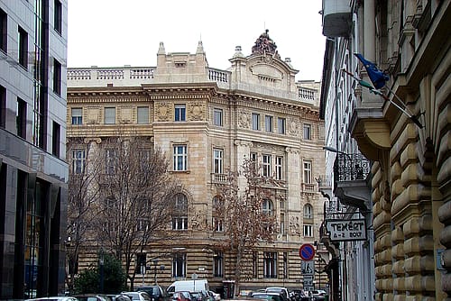 Nettó százezres teher nyomorít minden magyar magánembert