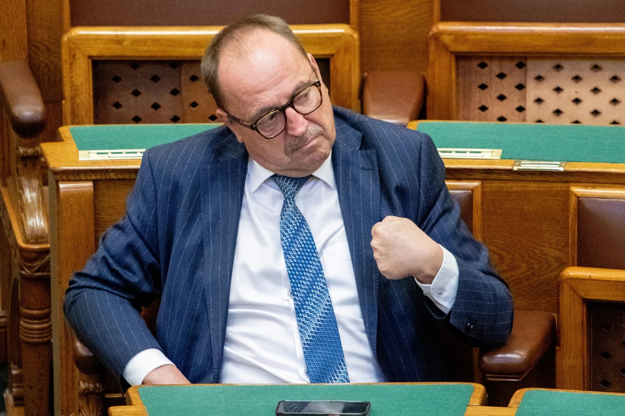 Orbán minden nyilatkozatával szembemegy, amit a fideszes külpolitikus, Németh Zsolt Ukrajnáról mond