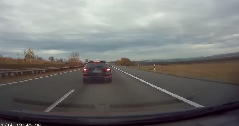 „A KRESZ-ben nincs ledudálási és levillogási jog” – börtönt kockáztat, aki büntetőfékezik
