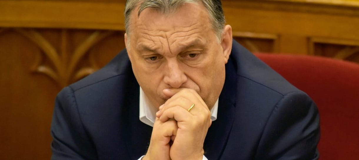 Hadházy visszadobta Orbánnak a Soros-labdát, de persze kitérő választ kapott