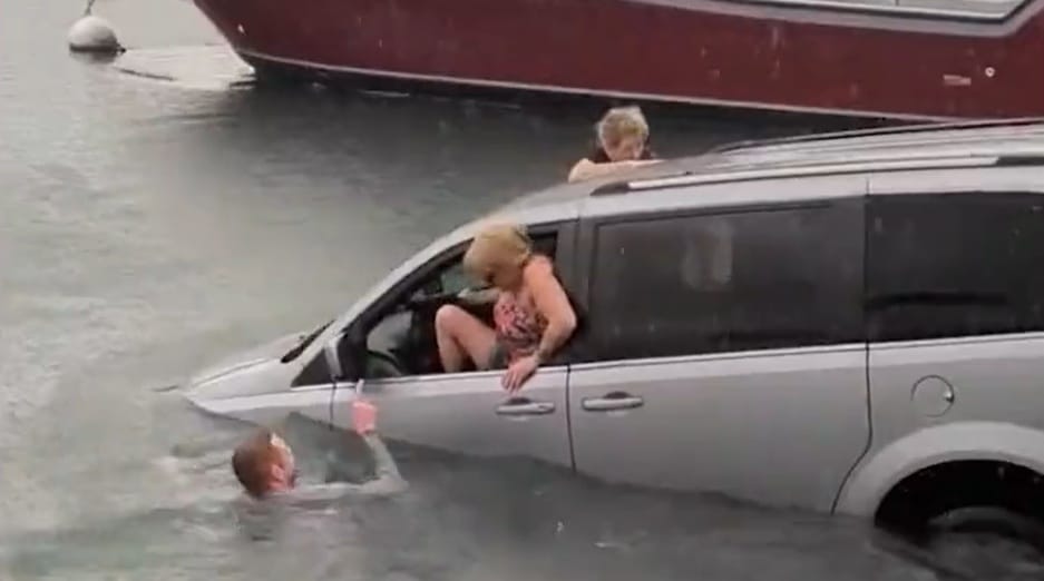 A kikötőbe navigálta az autóst a GPS, ami ott történt, az viszont már érthetetlen – videó
