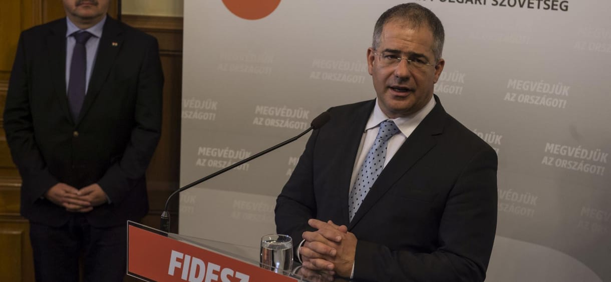 A honvédelmi bizottság ellenzéki tagjai szerint Kósa Lajos hazudott a sajtónak