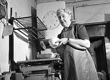 Agatha Christie tollára illene: meghalt a 40 éve eltűnt lord neje