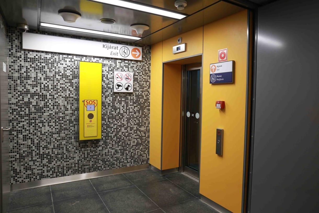 Egyre akadálymentesebb a 3-as metró, a Pöttyös utcánál és az Ecseri útnál adtak át lifteket