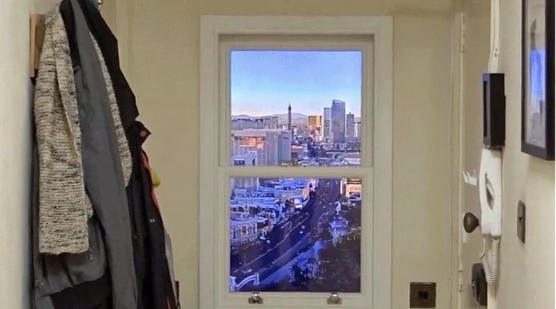 Egy mérnök megoldotta, hogy mindig kedvenc városait lássa otthona ablakából