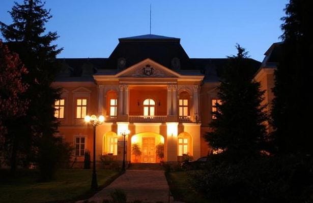 Kastélyokból akar gazdagodni a Fideszes vezetés 