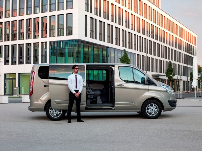 Családi Transitot csinált a Ford
