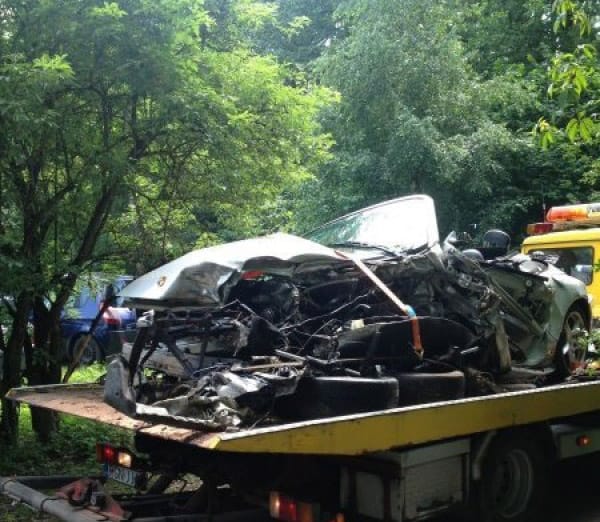 Roncskupac maradt a fának csapódó Porsche 911-ből – fotó