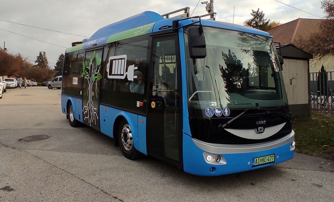 Rendszámot kapott, forgalomba állhat egy új, magyar elektromos busz