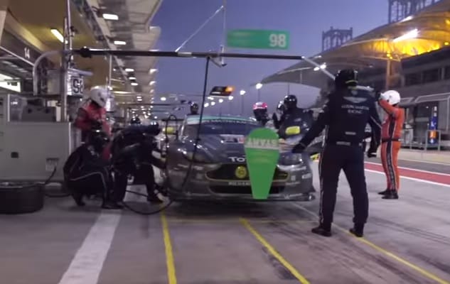 Az Aston Martin versenycsapata is beszállt a Mannequin Challenge-be