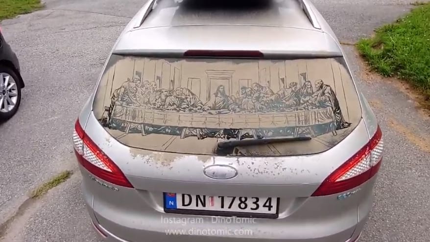 Van, aki csak szmájlit rajzol a koszos autójára, ő az Utolsó vacsorát