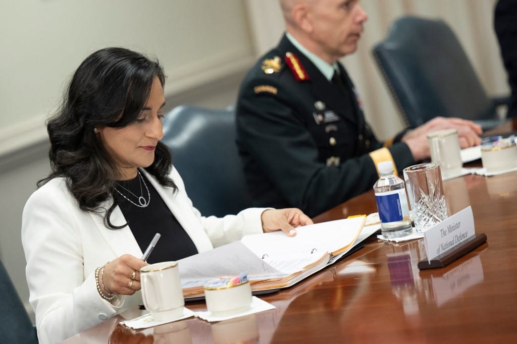 Kétszáz páncélozott járművet ad Kanada Ukrajnának