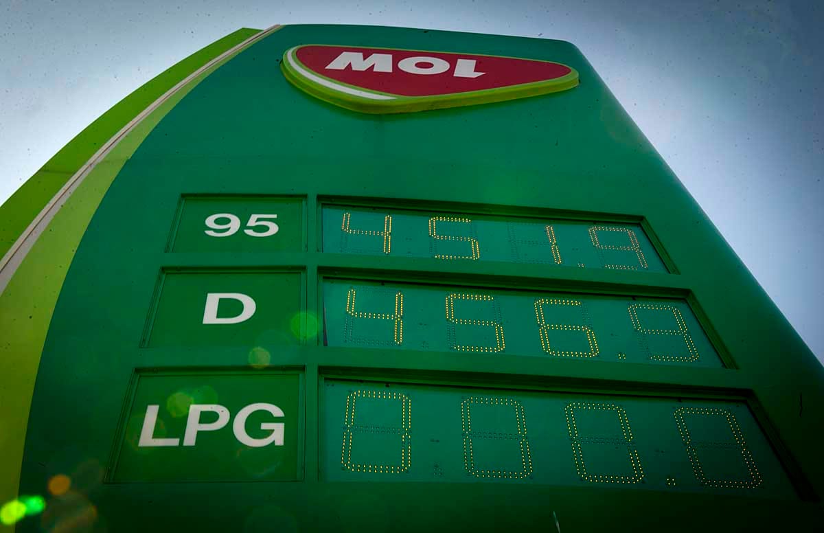 Nagy csapás a pénztárcánkra a forint mélyrepülése