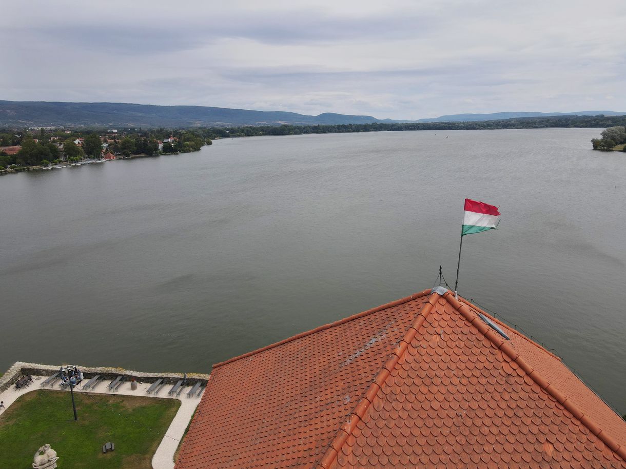 Többen szavaztak Tatán a luxushotel ellen, mint a fideszes polgármester mellett a választáson