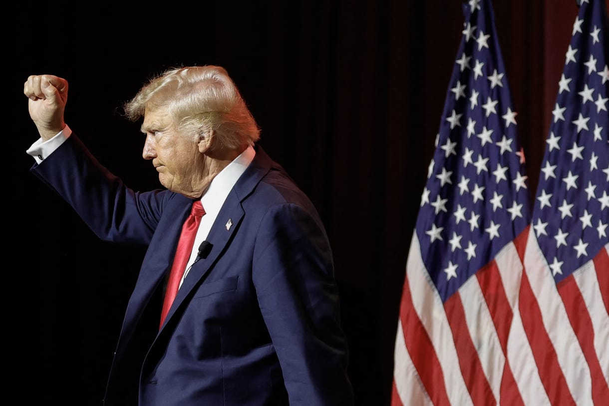 Donald Trump „kommunista árstoppal” vádolta meg demokrata vetélytársát