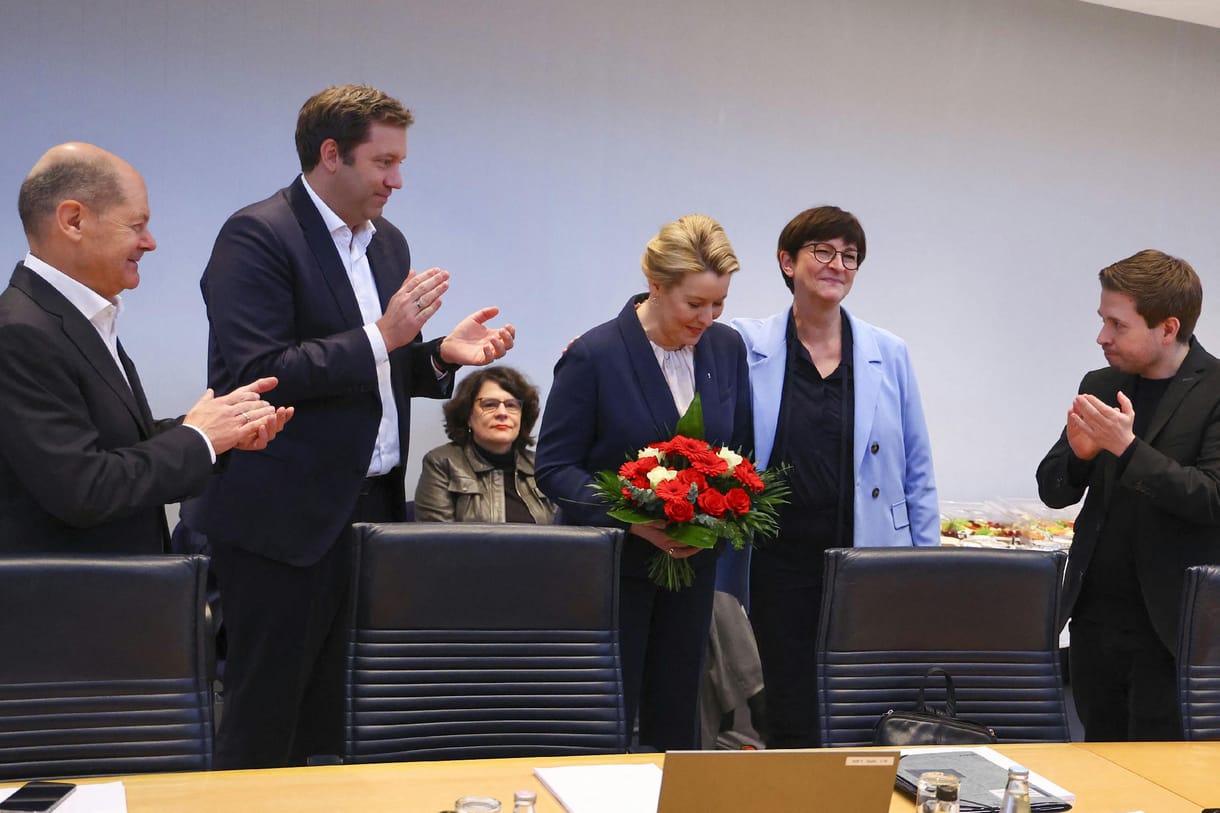 Leszerepeltek a szociáldemokraták Berlinben, de talán mégis hatalmon maradhatnak
