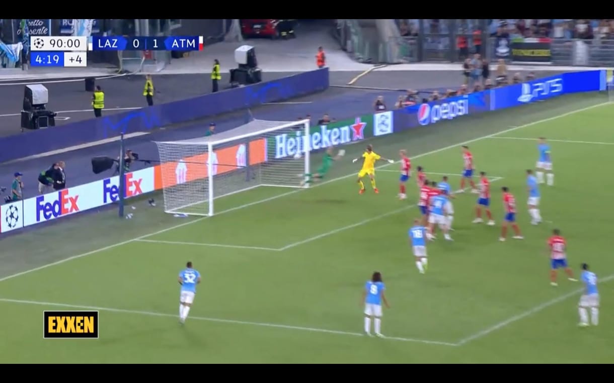 Őrületes utolsó perces bombafejessel egyenlített a Lazio kapusa a BL-ben, ráadásul nem először csinálja