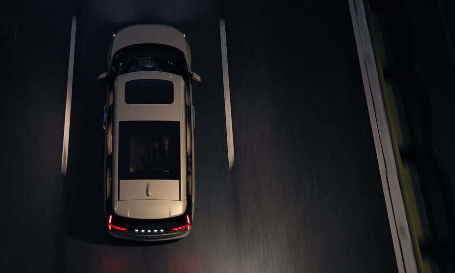 Hatalmas elektromos luxusautóként debütál a vadonatúj Volvo EM90