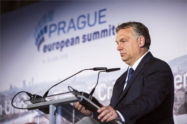 Orbán újabb európai válságokat lát, a nyugati elitet hibáztatja