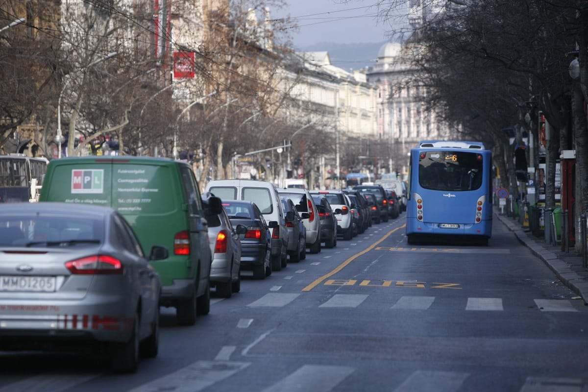Így magyarázza a BKK a budapesti gigadugót