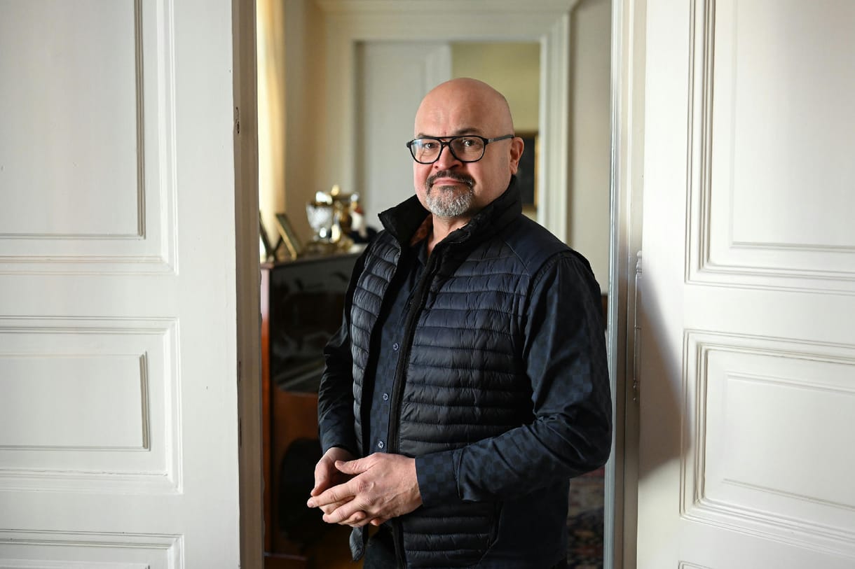 12 évig élhetett egy magyar kastélyban, aztán beengedte Curtist, és az állam azonnal kirúgta