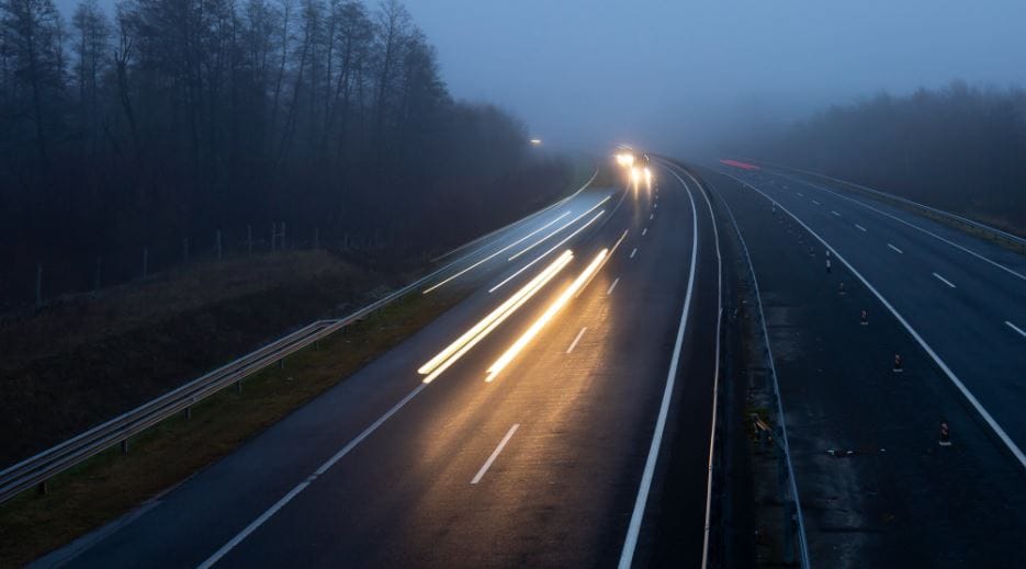 Sokáig megmarad a köd a fél országban