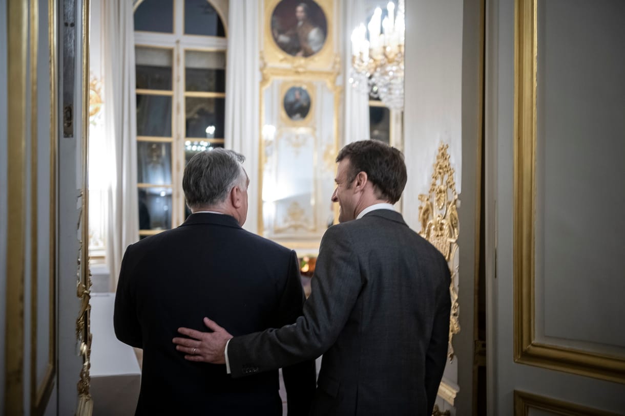 Párizs figyelmeztette Orbánékat az EU-csúcs előtt: Európának egységesnek kell lennie Ukrajnát illetően
