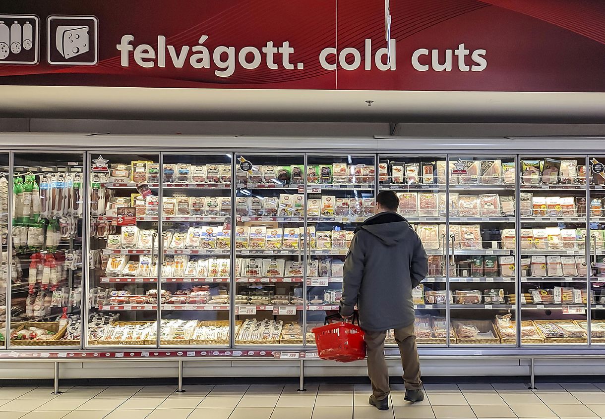A kormány zsugorstopja a zsugorinfláció ellen nem sokat ér, de a Tesco és társai szekálására jó