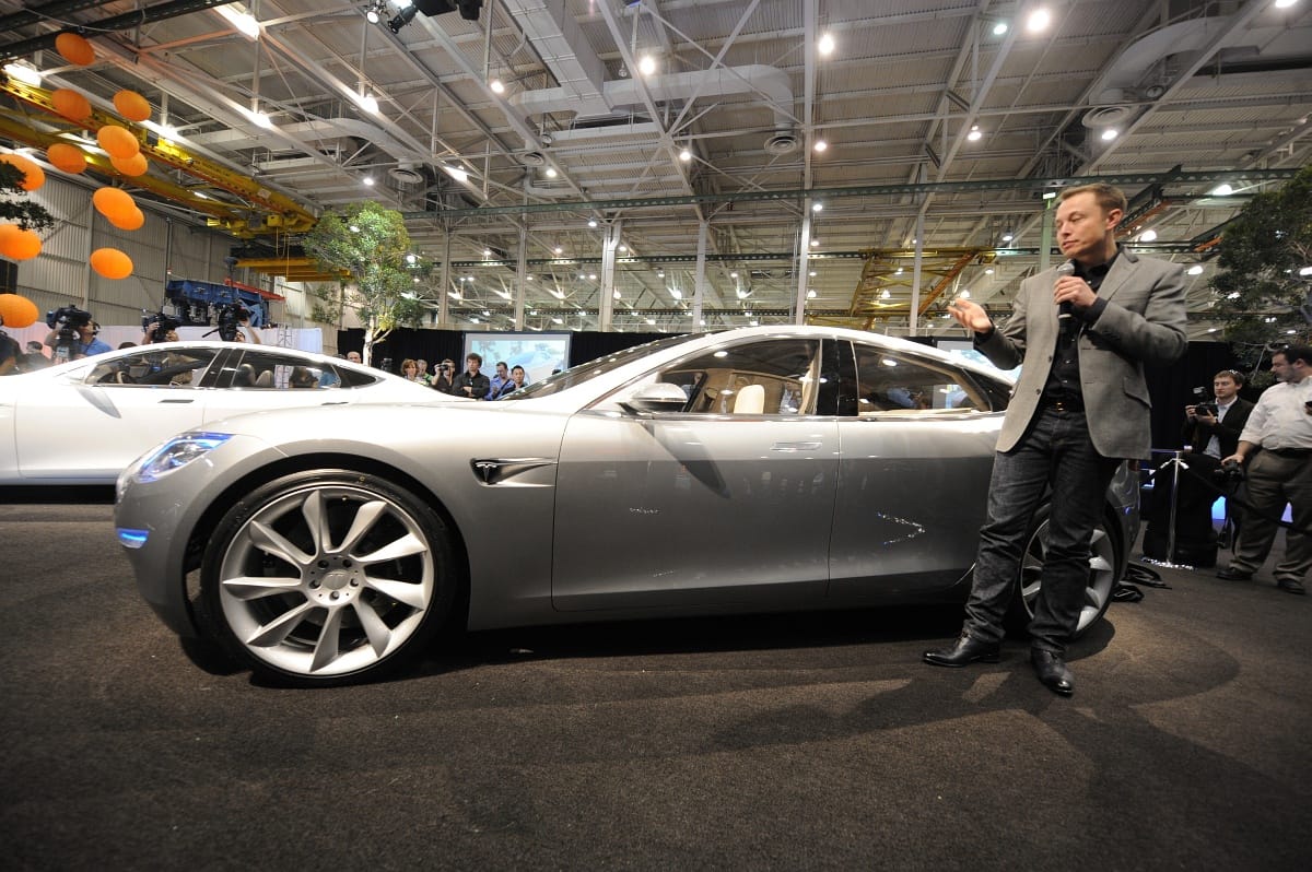Rekordszinten a Tesla részvénye