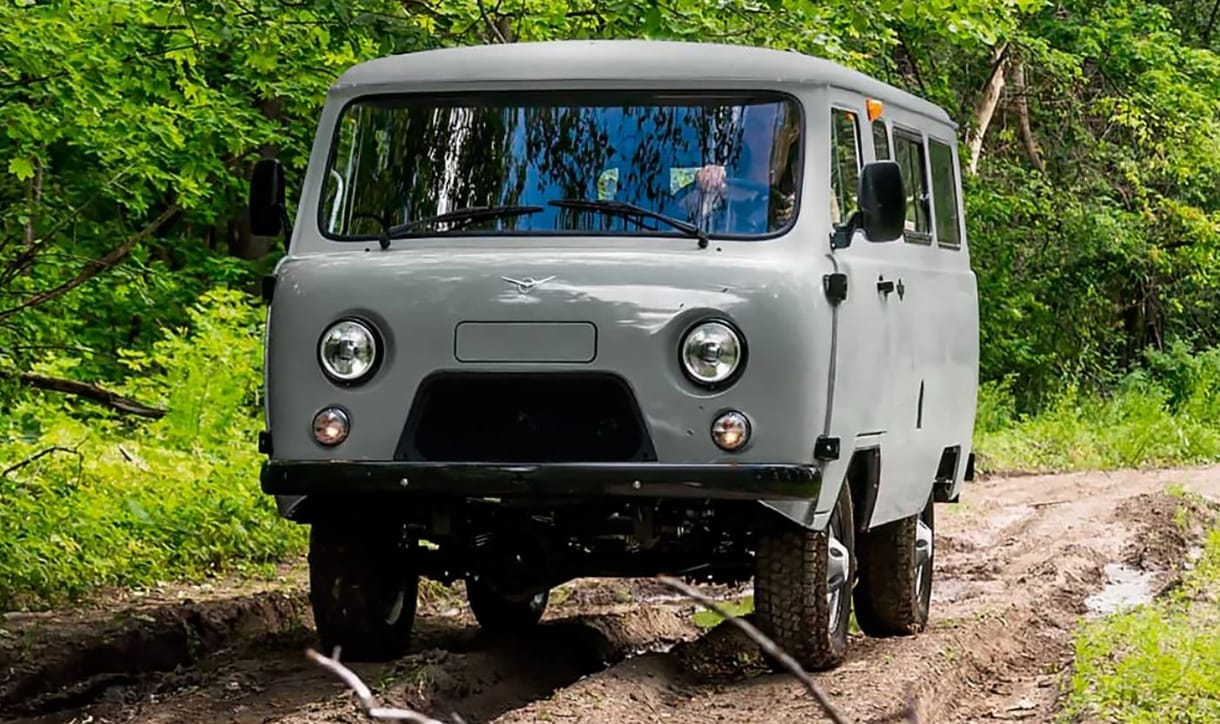 A legendás, „Cipócskaként” emlegetett UAZ kisbuszból elektromost faragtak az oroszok