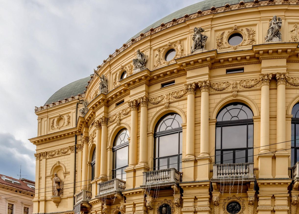 Lassan elfogynak a szakemberek a Szegedi Nemzeti Színházból az alacsony bérek miatt