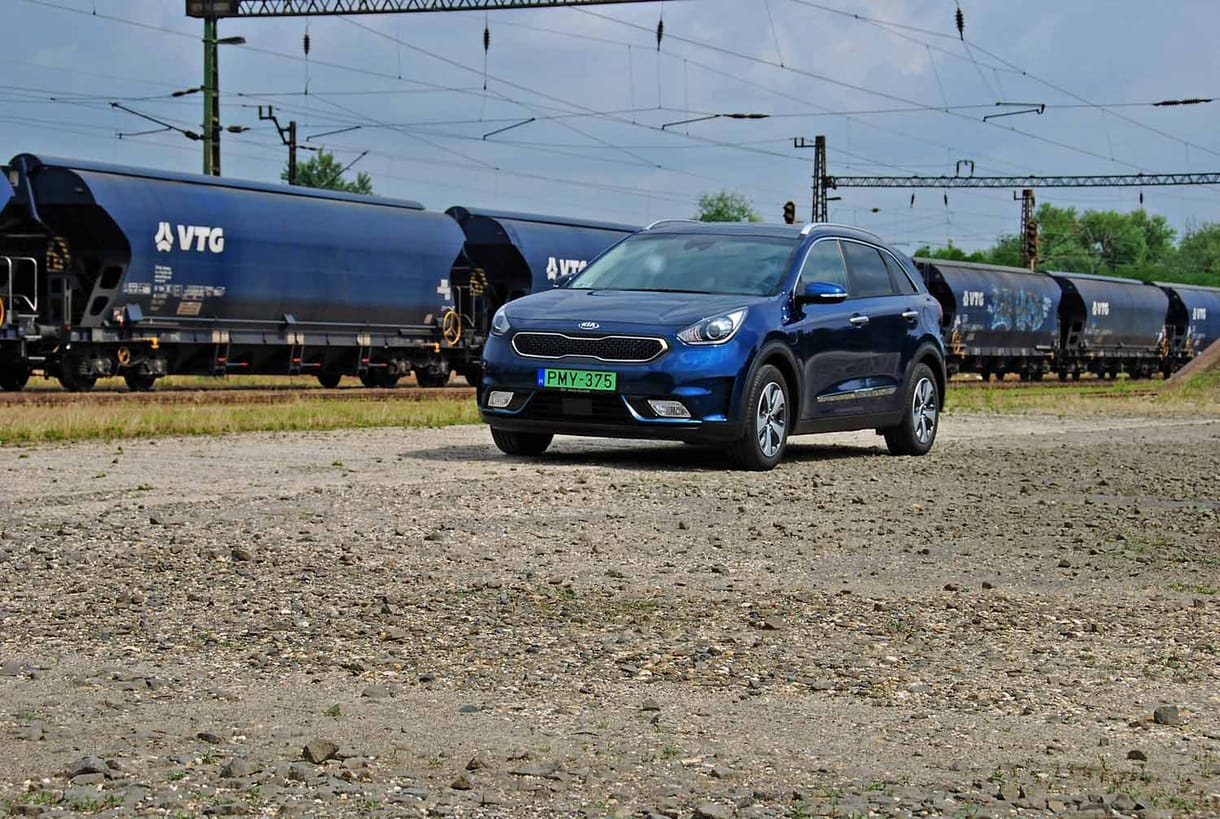 Kia Niro plug-in teszt: mire elég az 1,3 literes fogyasztás ígérete?