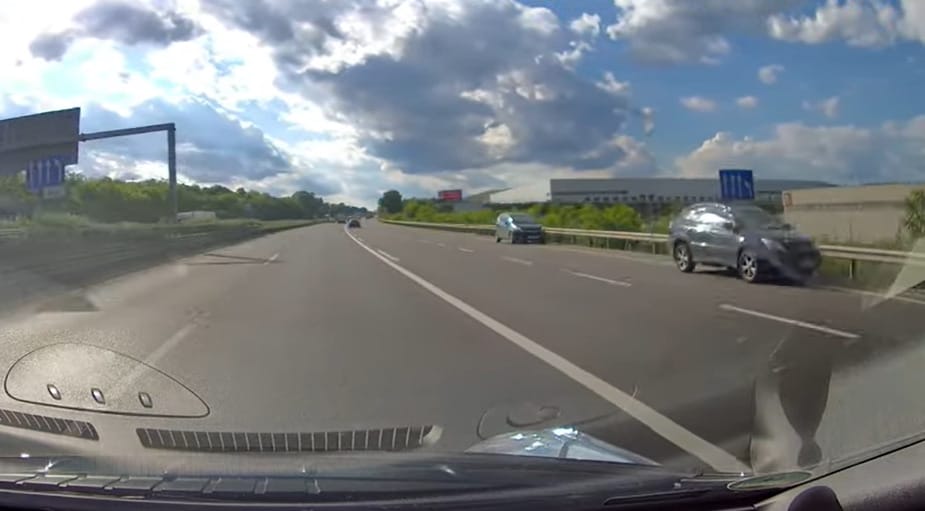 Két autós is a forgalommal szemben hajtott fel az M1-esre