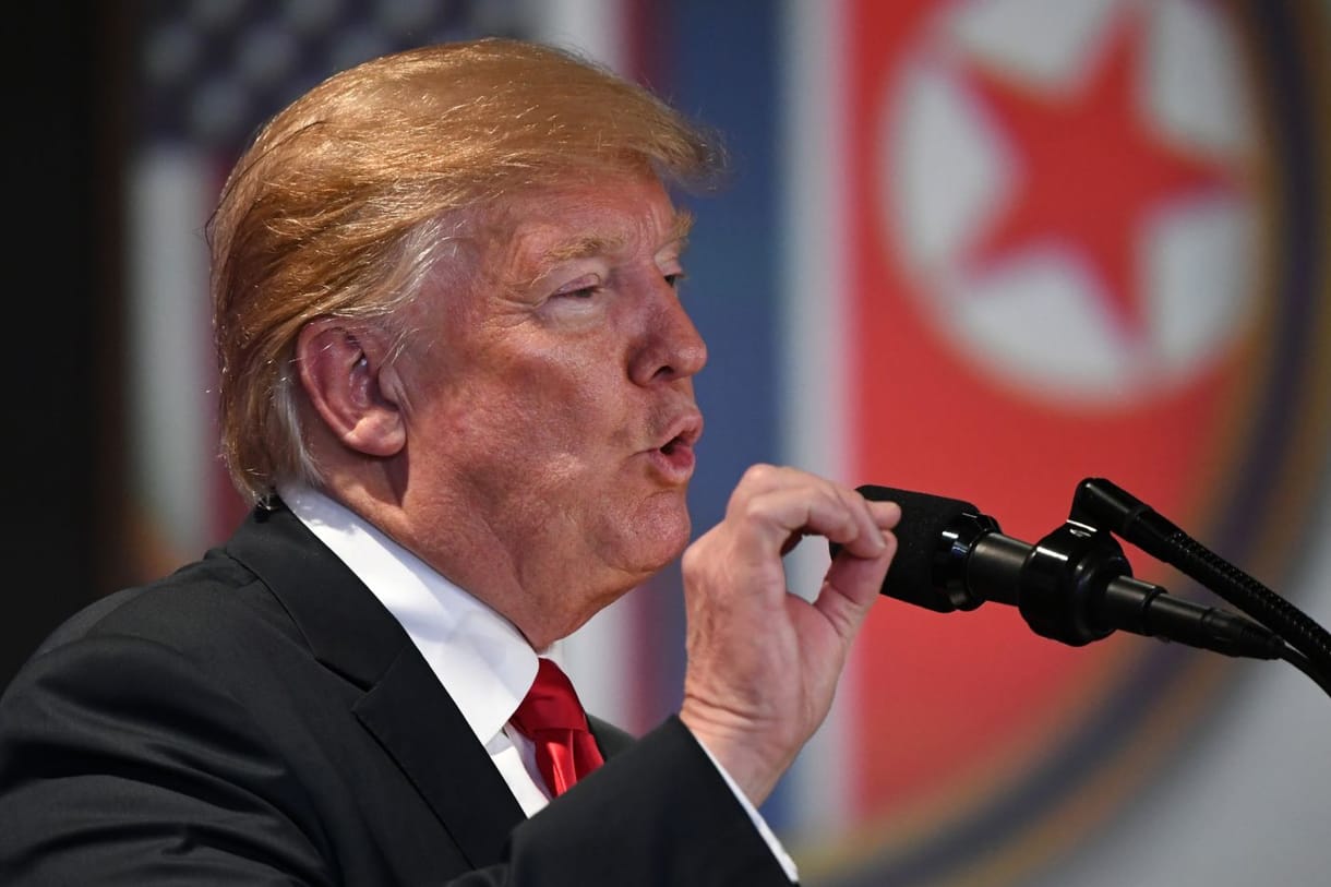 Páváskodhat Trump a választóinak, a Google vígan üzletel Kínával
