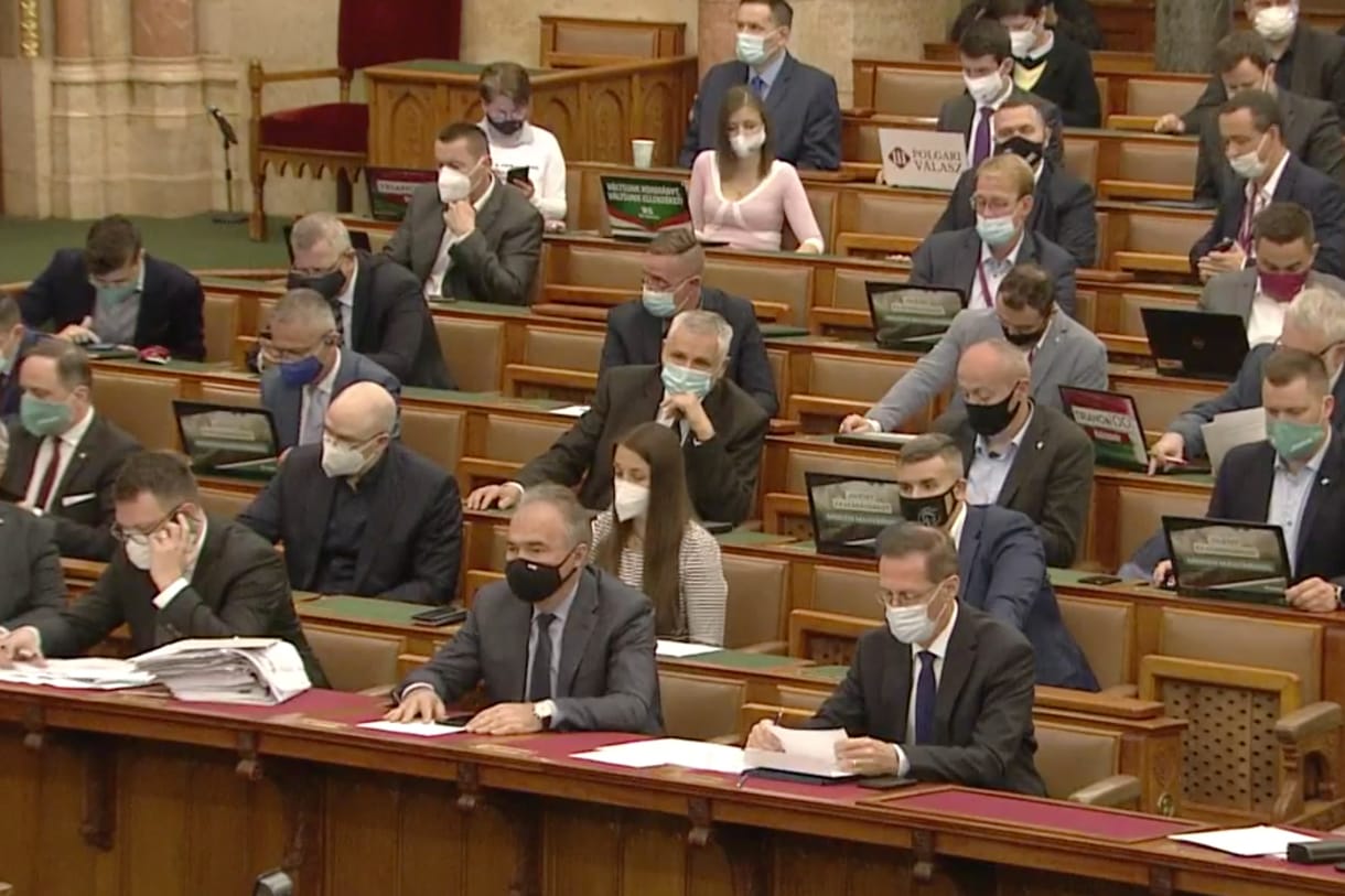 Szeptember 15-én ül össze a Fidesz-frakció, a parlamentet 20-ára hívják össze