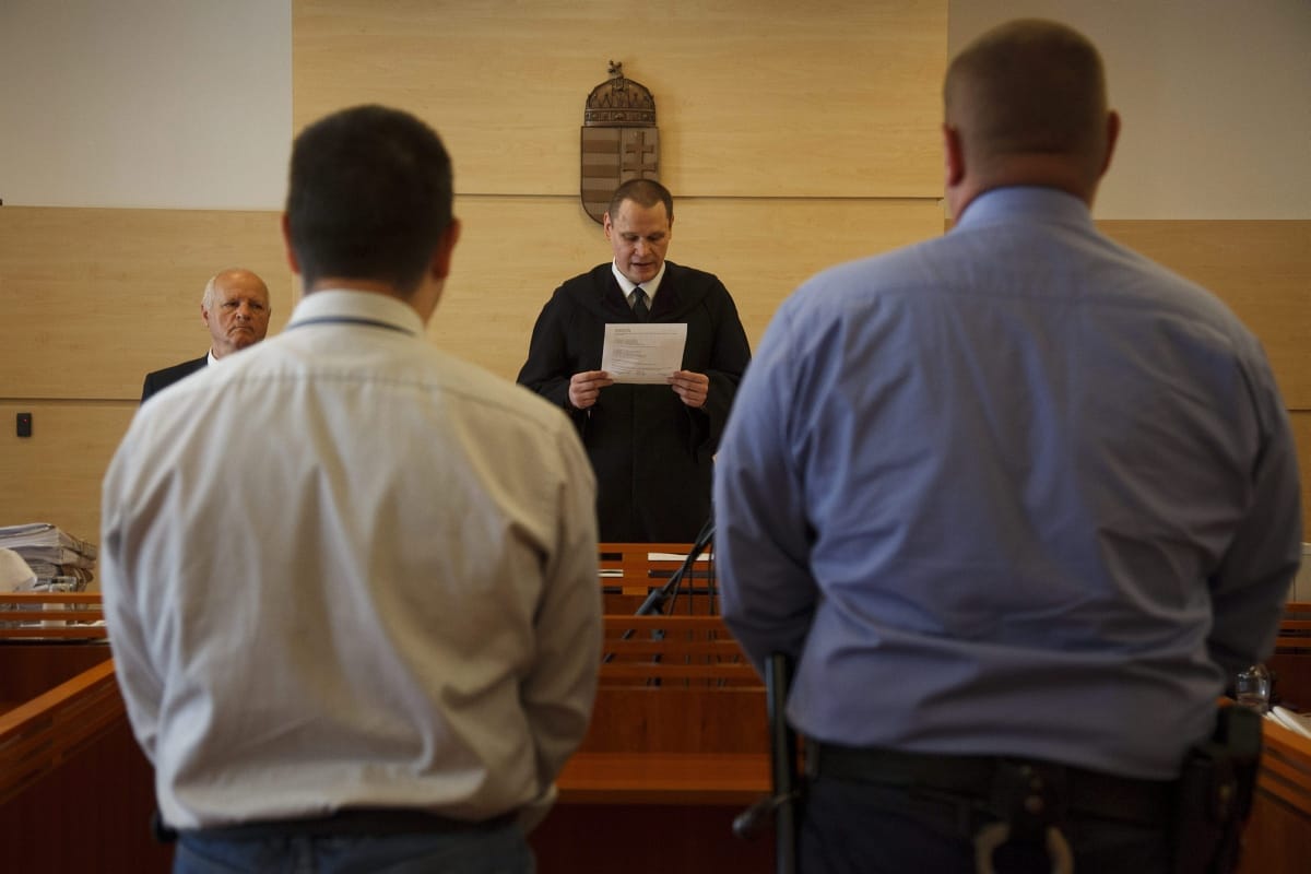 Nem szabadulhat a gólyatáborban erőszakoló fotós
