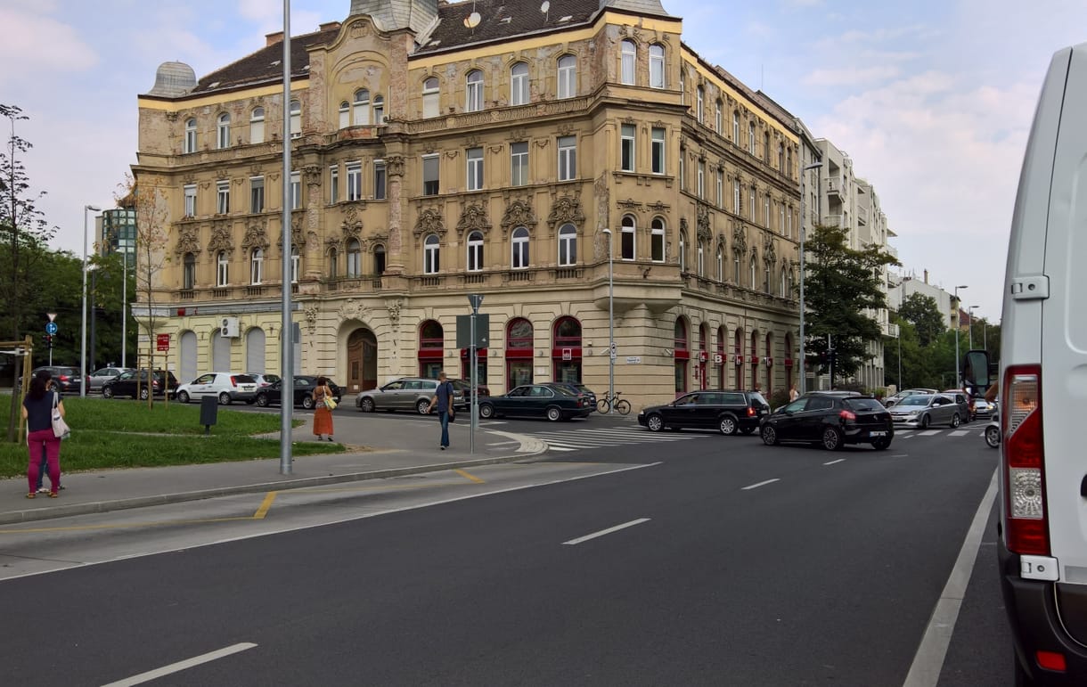 Óriásdugó bénította meg reggel Óbudát