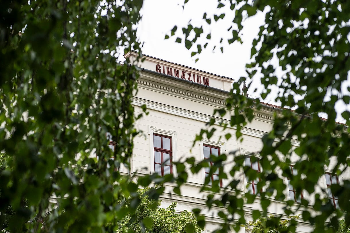 „Nem taníthatok tovább olyan munkahelyen, ahol ez megtörténhet” – még egy tanár hagyta ott a makói gimnáziumot